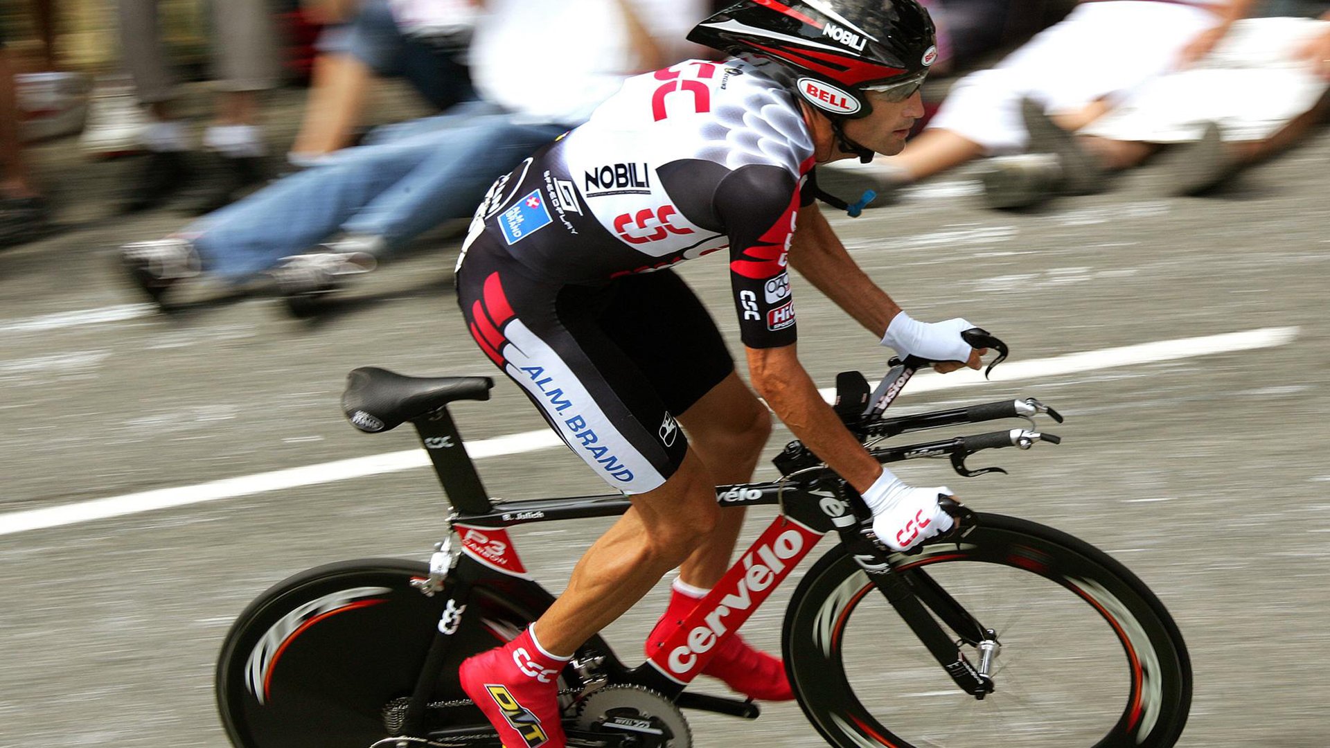 逆境中的“奋斗者”——重生于挑战之中的足球勇士，足坛逆境之王